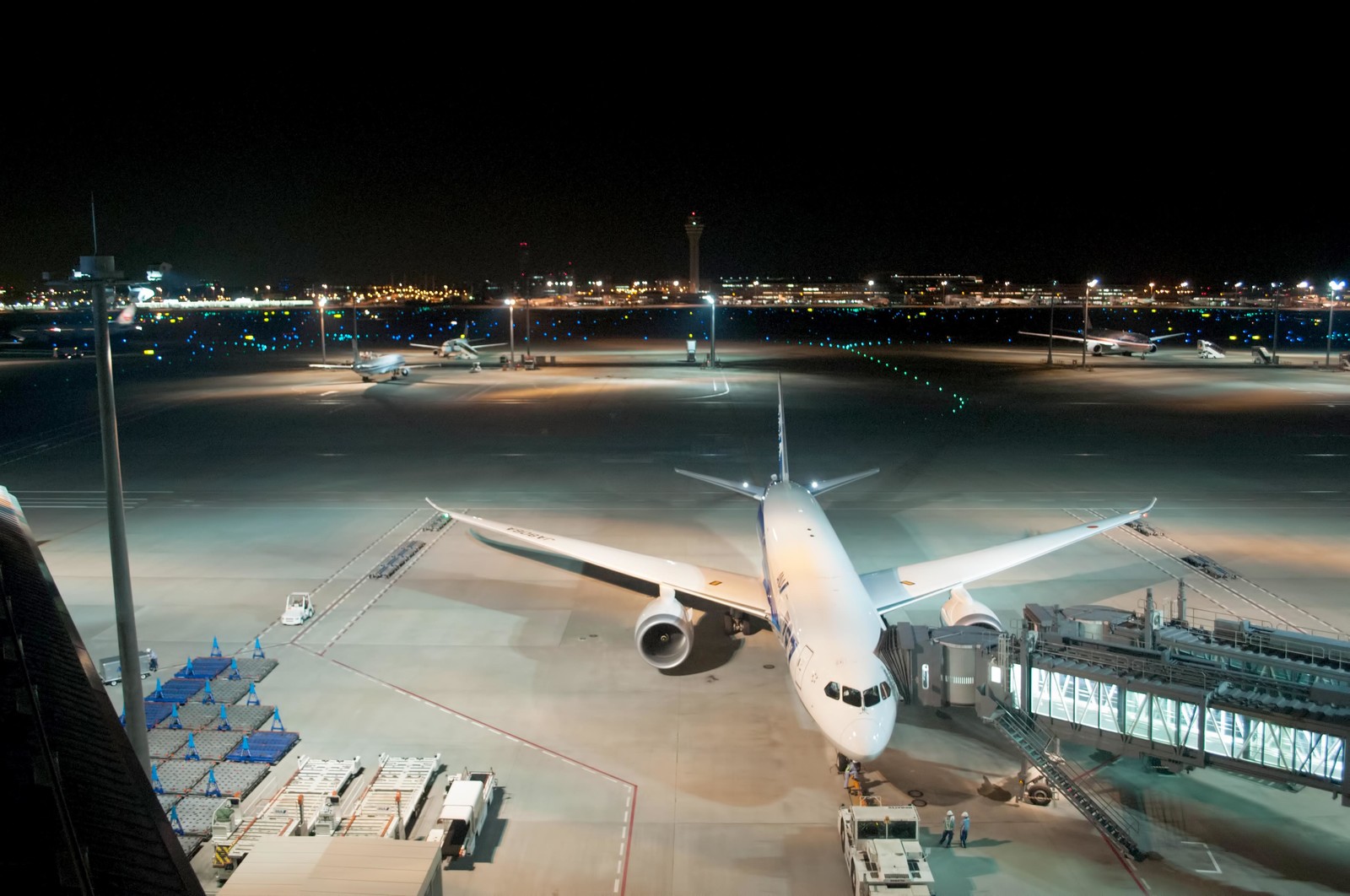 那覇空港に深夜到着 仮眠する場所はある 女性でも安全に過ごせるのはここ